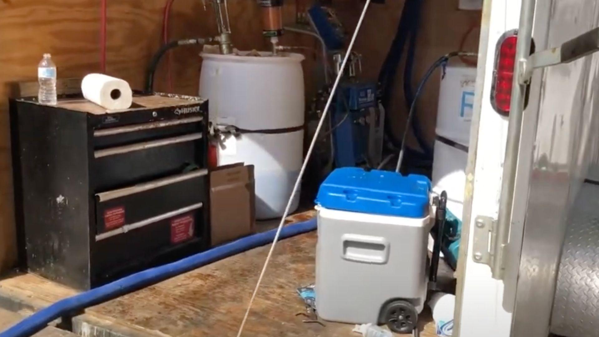 STEP_1_Set_Up_the_Polyurethane_Trailer_and_Equipment