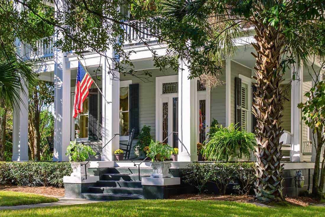 11 Timeless Porch Column Ideas