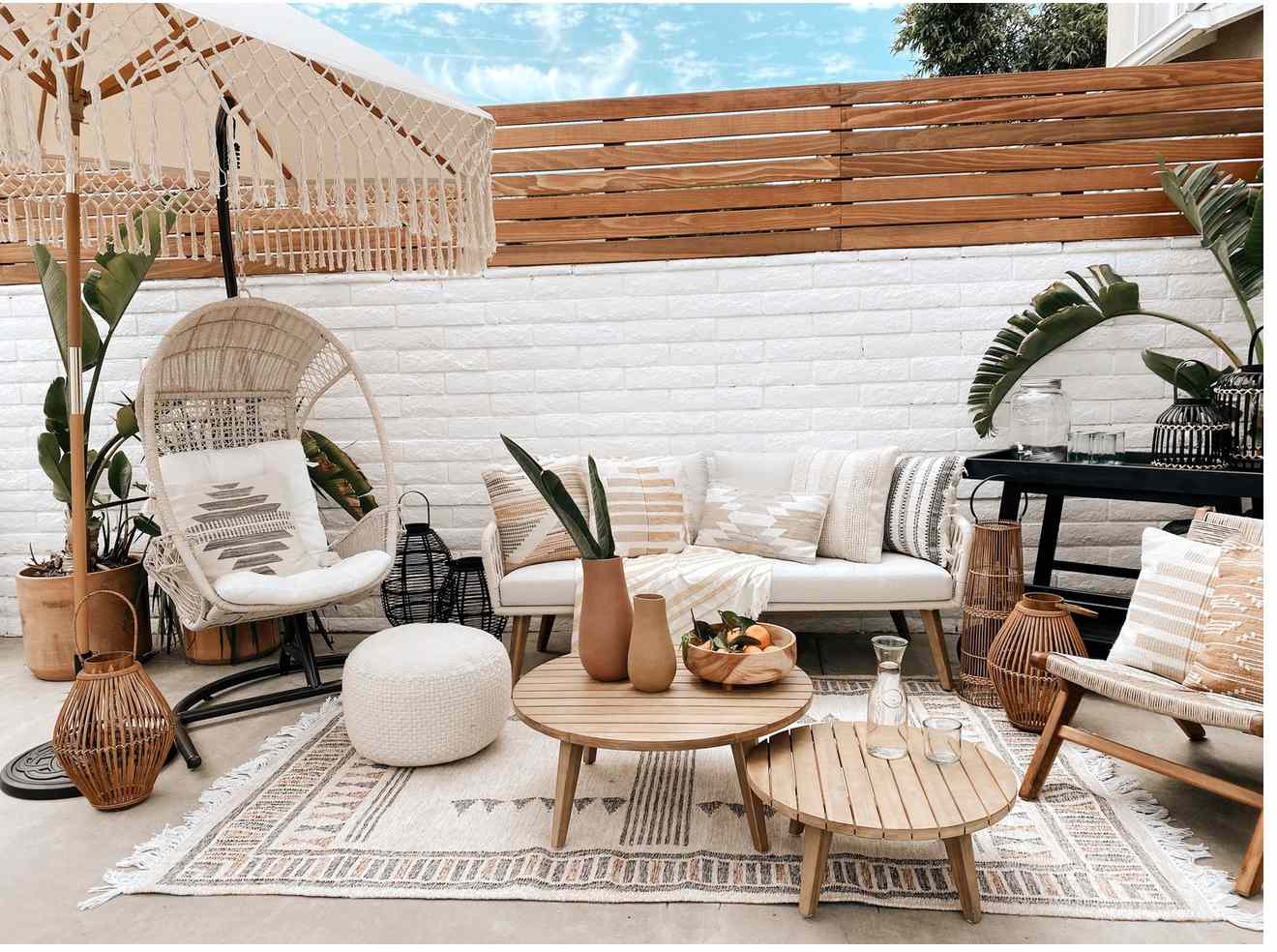 Patio Lounge