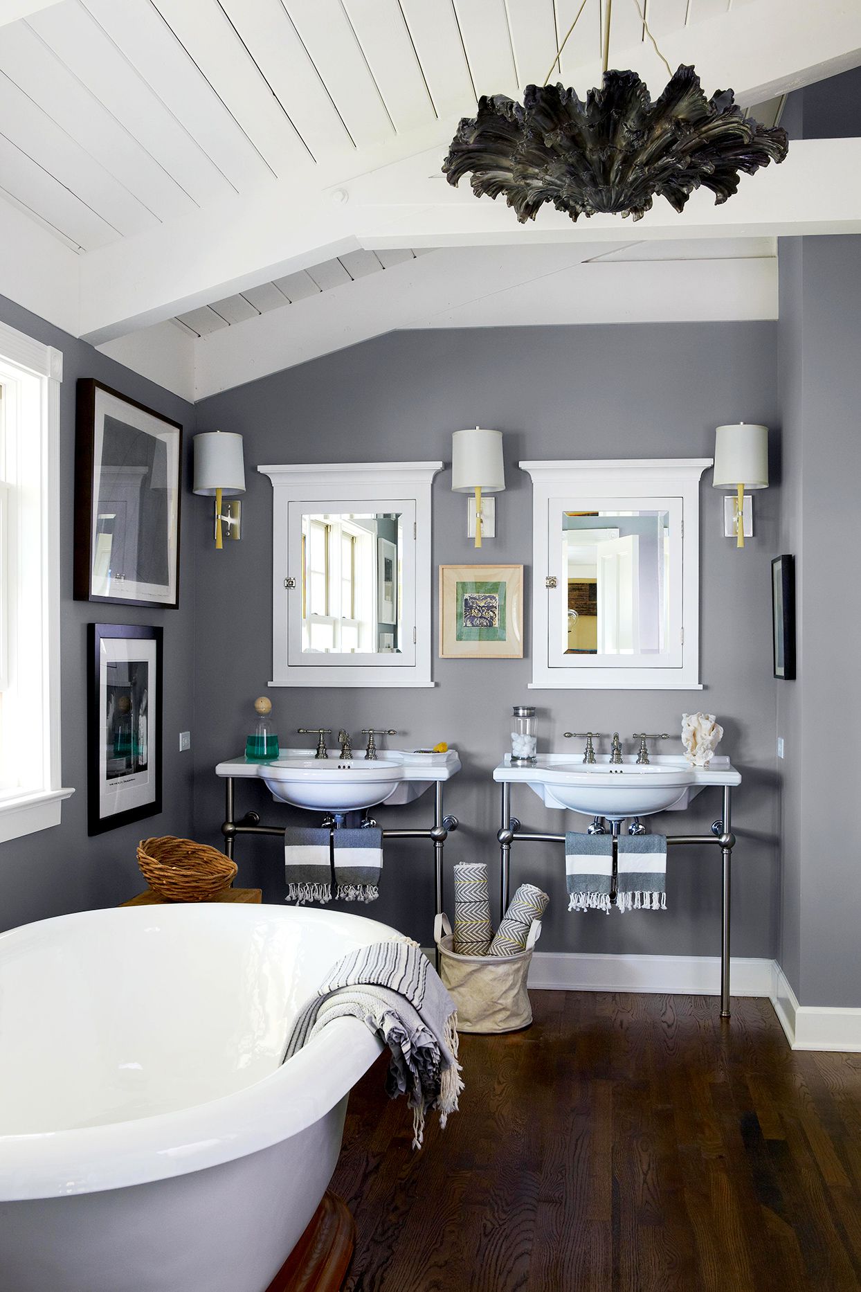 Sherwin-Williams Gauntlet Gray (SW 7019)