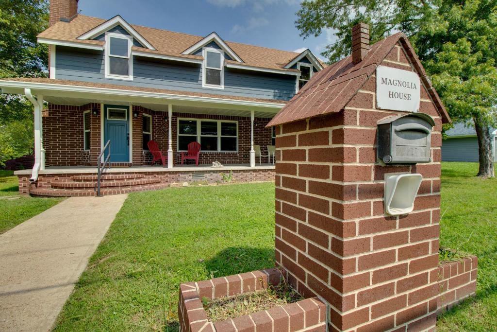 Unique Roofed Brick Mailbox