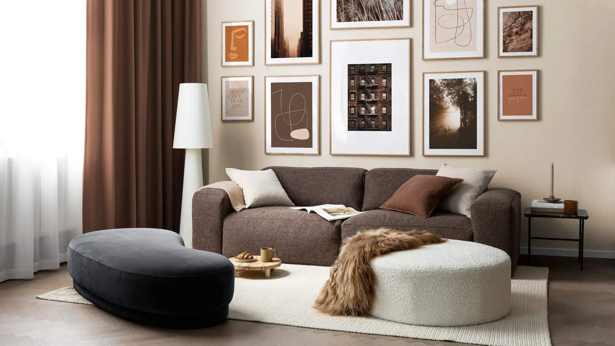 31 Best Living Rooms Ideas with Brown Accent Wall - Enthralling Gumption, image size:2560x1440