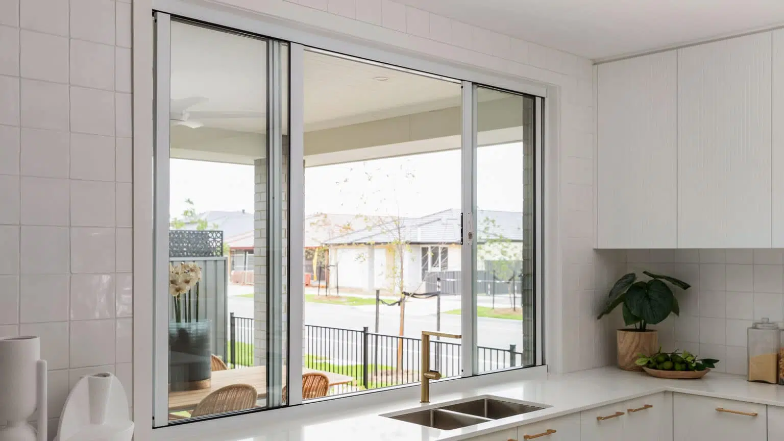 The Optimal Size for a Kitchen Window - A Comprehensive Guide - Enthralling  Gumption, image size:1536x864