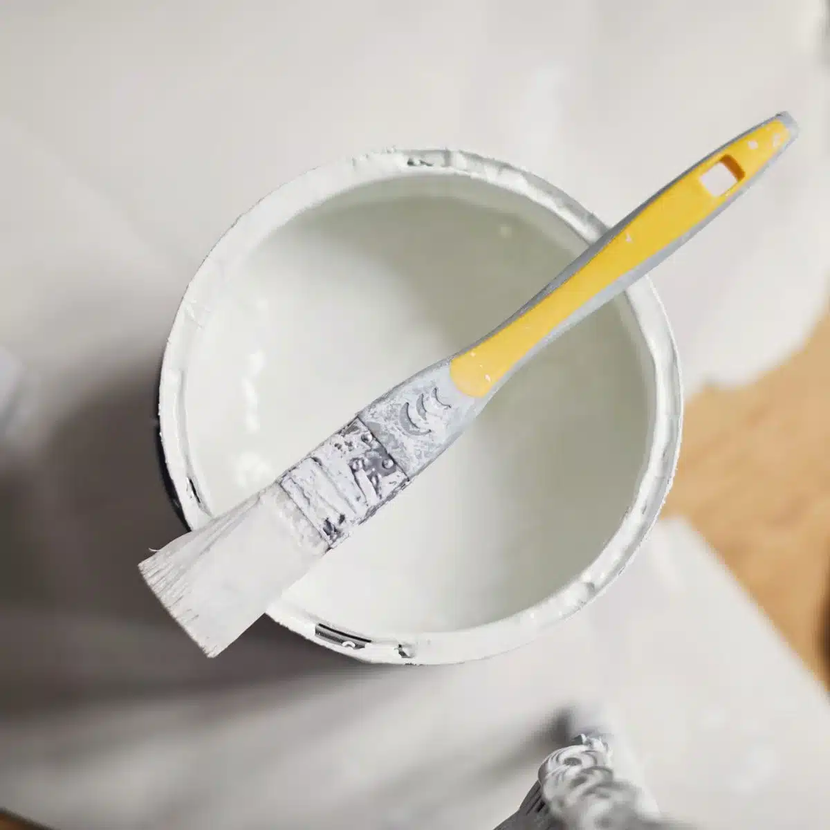 The Types of Paint that are for Painting Furniture White!