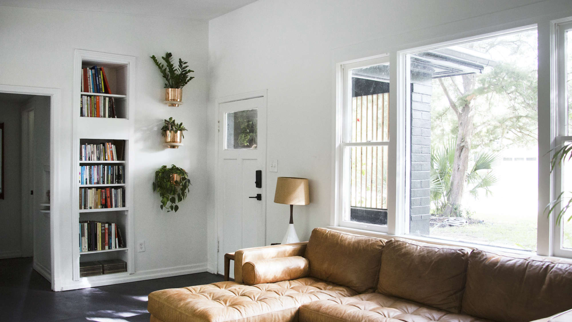 1Sherwin-Williams_Extra_White_SW_7006