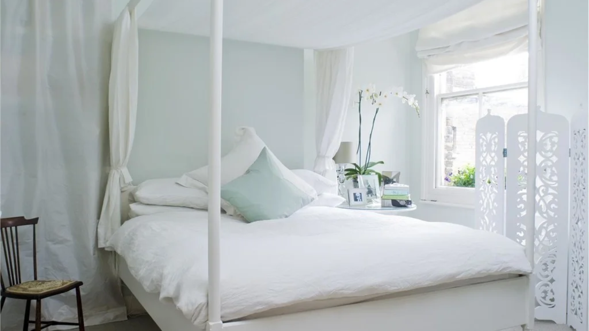 Farrow_and_Ball_Pale_Powder_No204