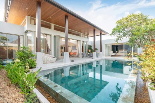 Why Hire a Specialized Pool Contractor Over a General One