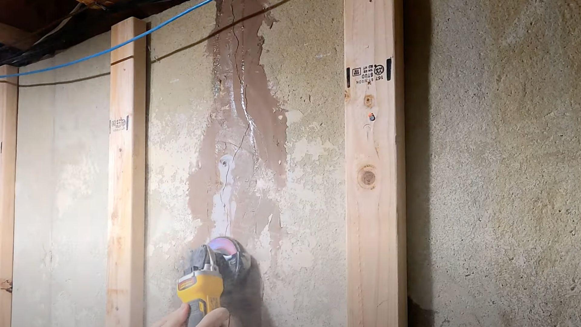 STEP_2_Mark_the_Crack_and_Prep_the_Surface