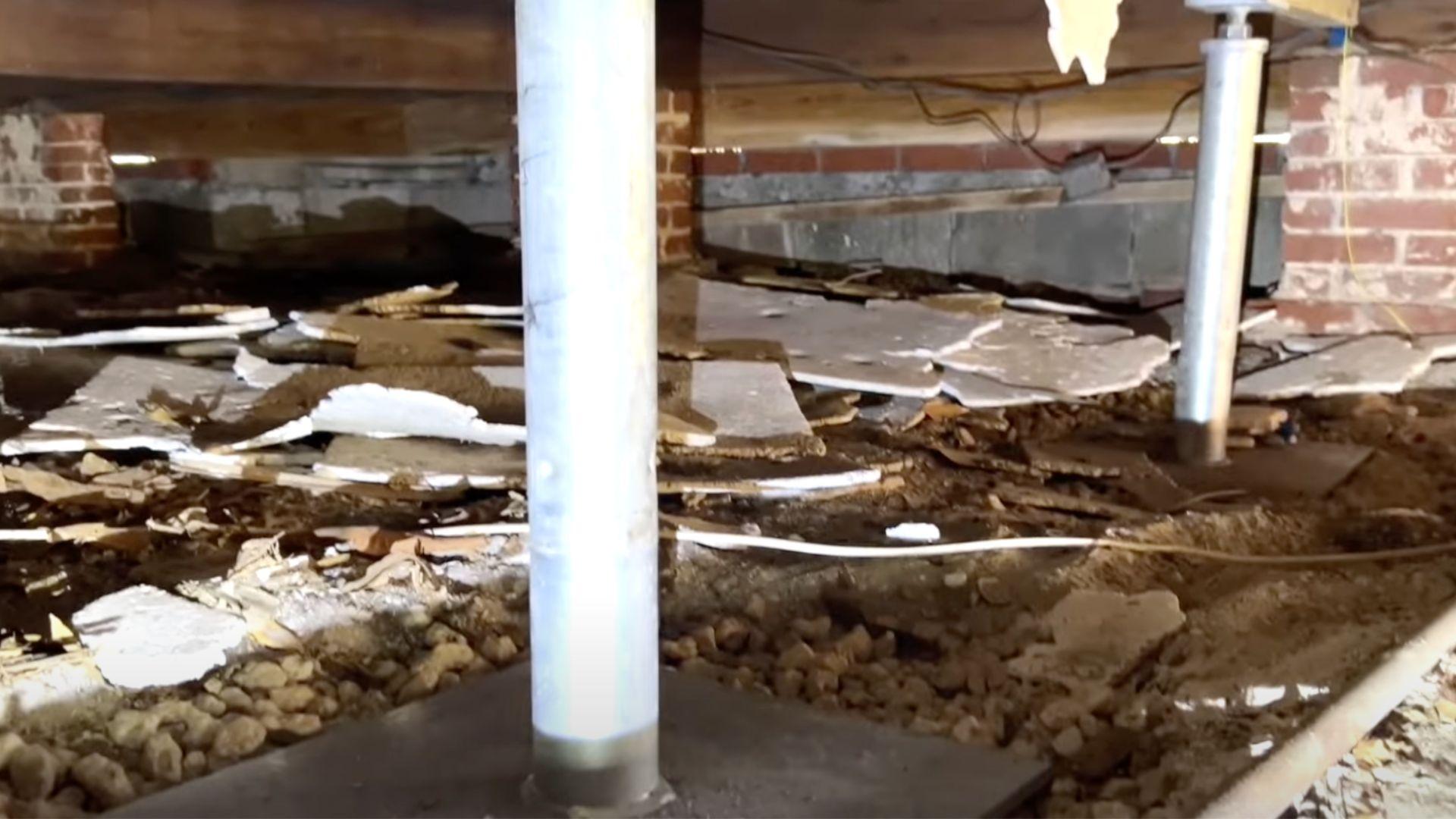 STEP_4_Install_Crawl_Space_Jacks