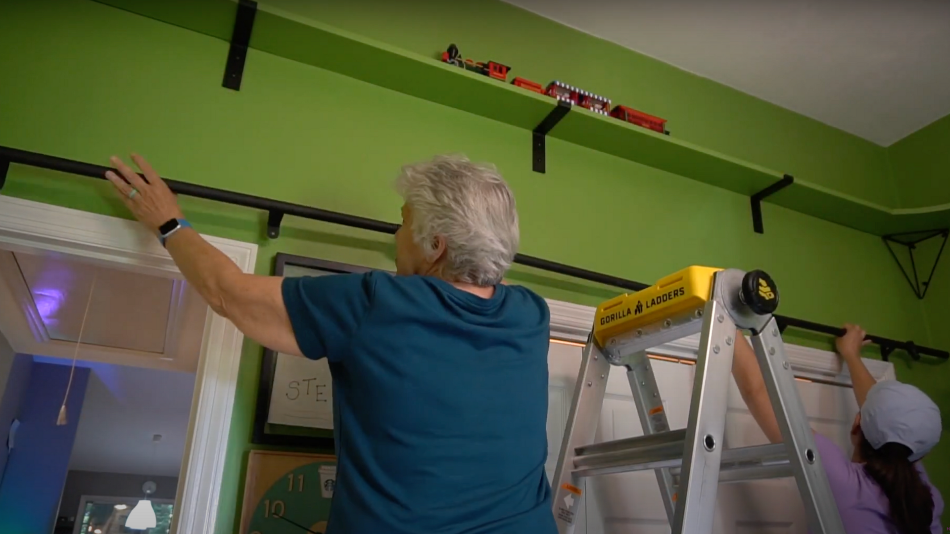 Step_1_Install_the_Rail_on_the_Wall