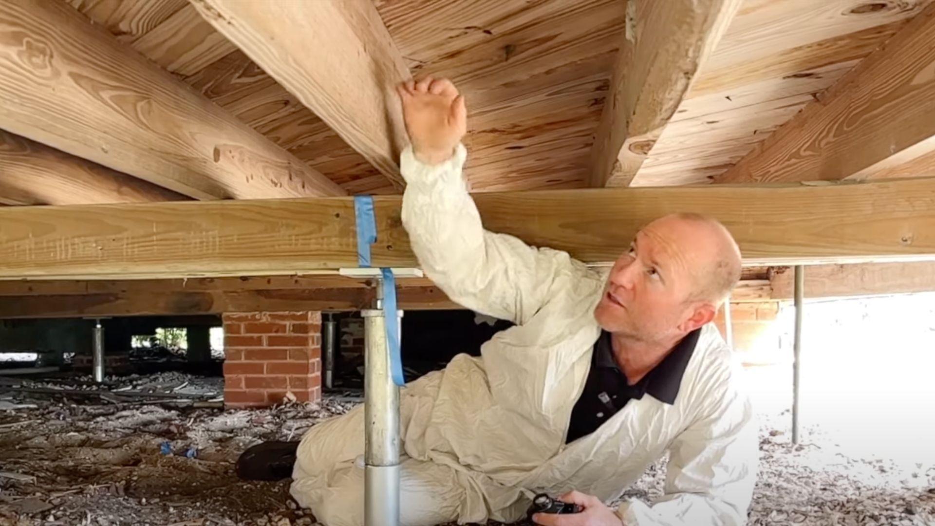 Step_1_Spot_the_Sagging_Floor_Signs