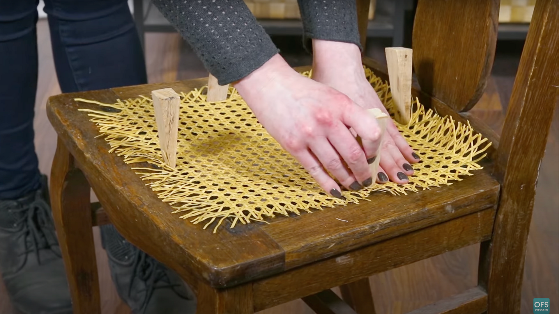 Step_3_Press_the_Cane_Into_the_Groove