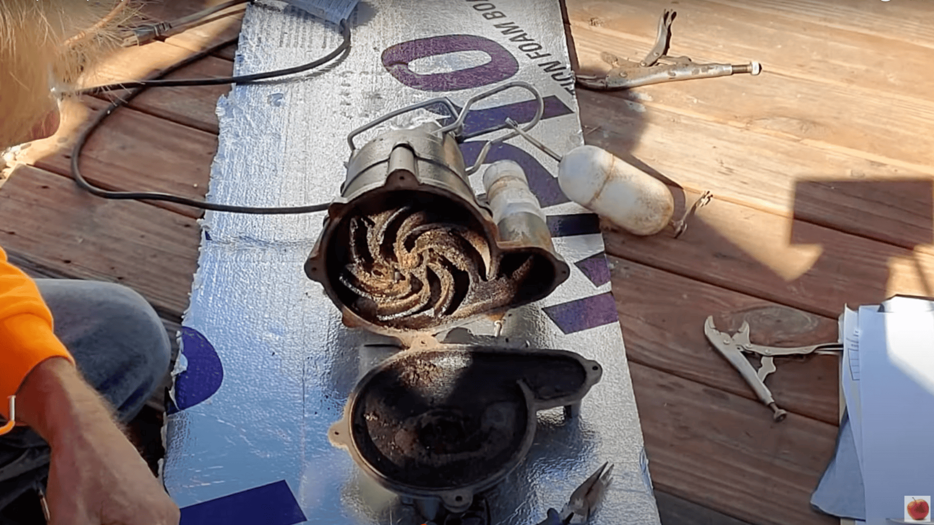 Step_3_Take_Off_the_Bottom_Plate