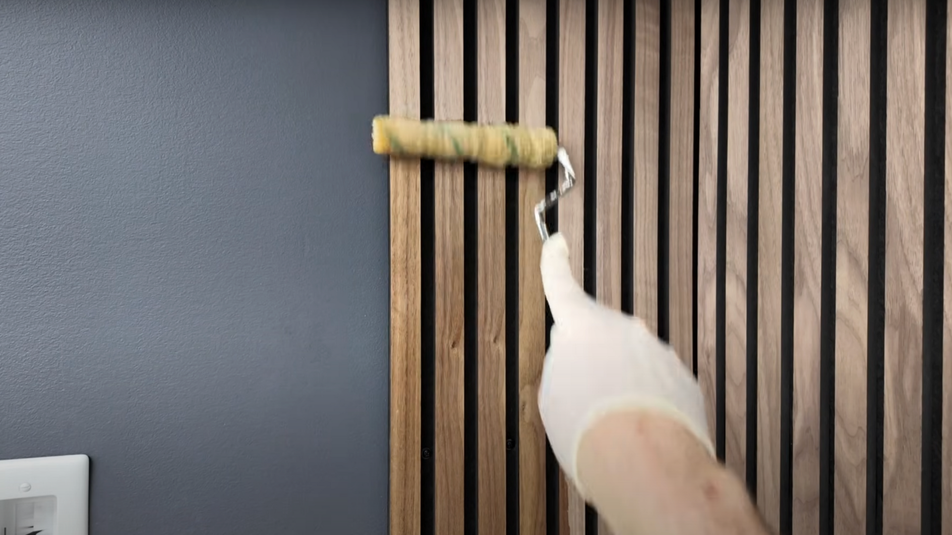 Step_7_Apply_Stain_to_Finish_the_Panels