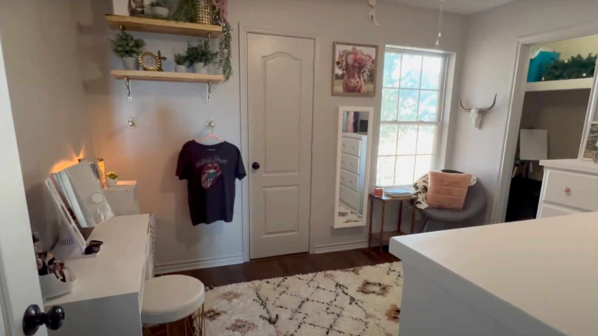 Step_7_Reveal_the_Original_Bedroom