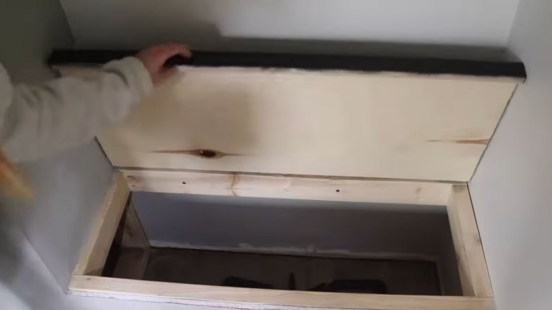 Step_9_Add_a_Hinged_Storage_Lid