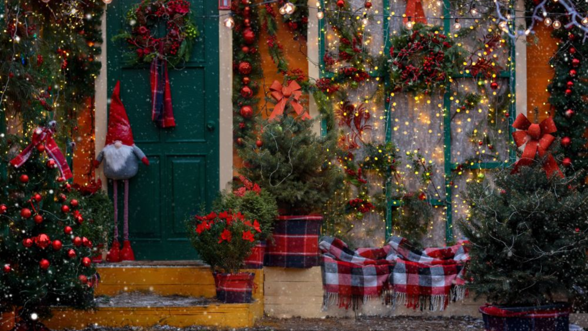 how to decorate outdoors for christmas on a budget