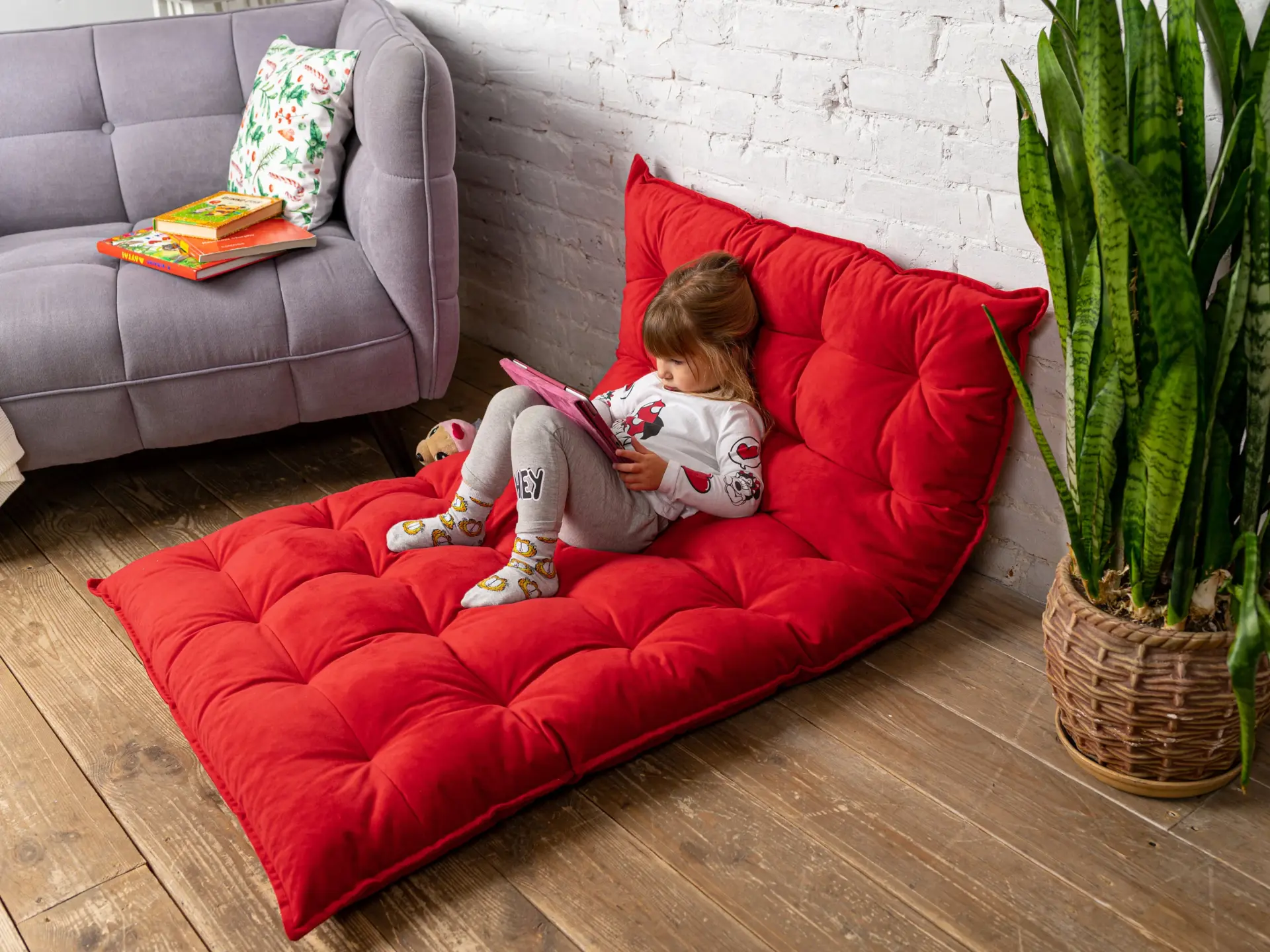 Ultimate Guide to Floor Seating: How Floor Cushions and Hemp Pillows Transform Your Living Space
