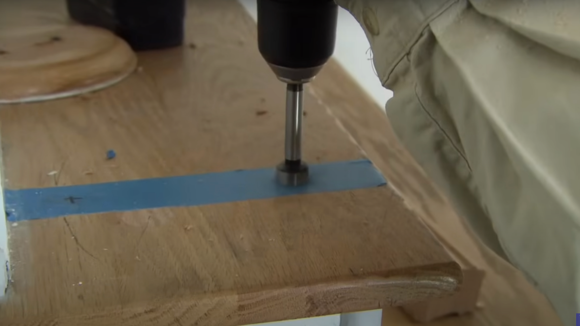 Step_5_Drill_Angled_Holes_in_the_Handrail_for_Balusters