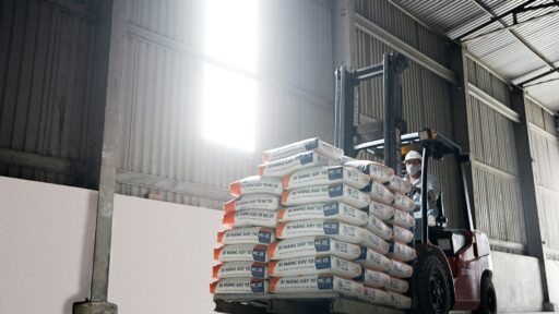 How to Choose Reliable Forklift Dealers Near You