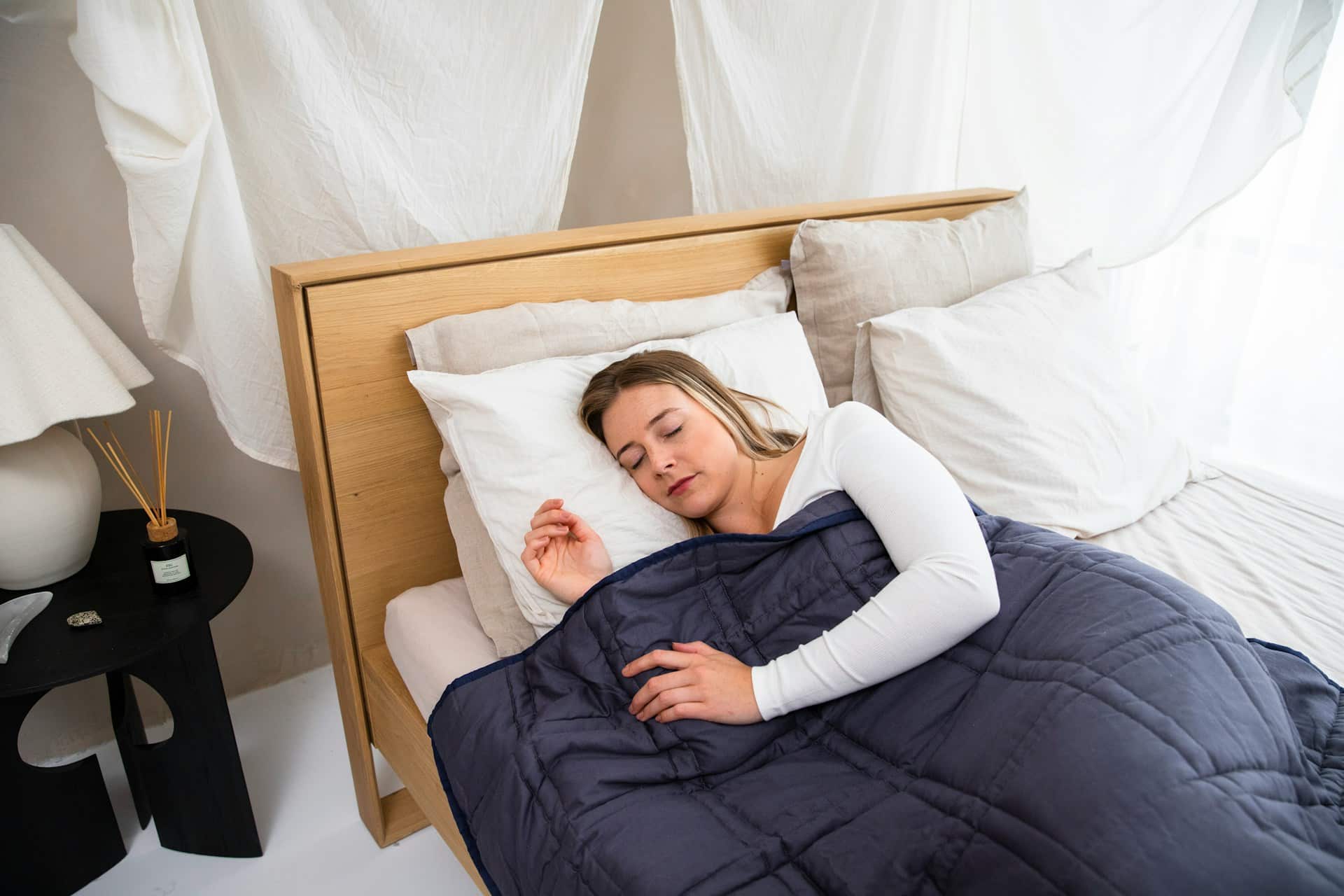 Best Contour Memory Foam Pillow [The Ultimate Buying Guide]