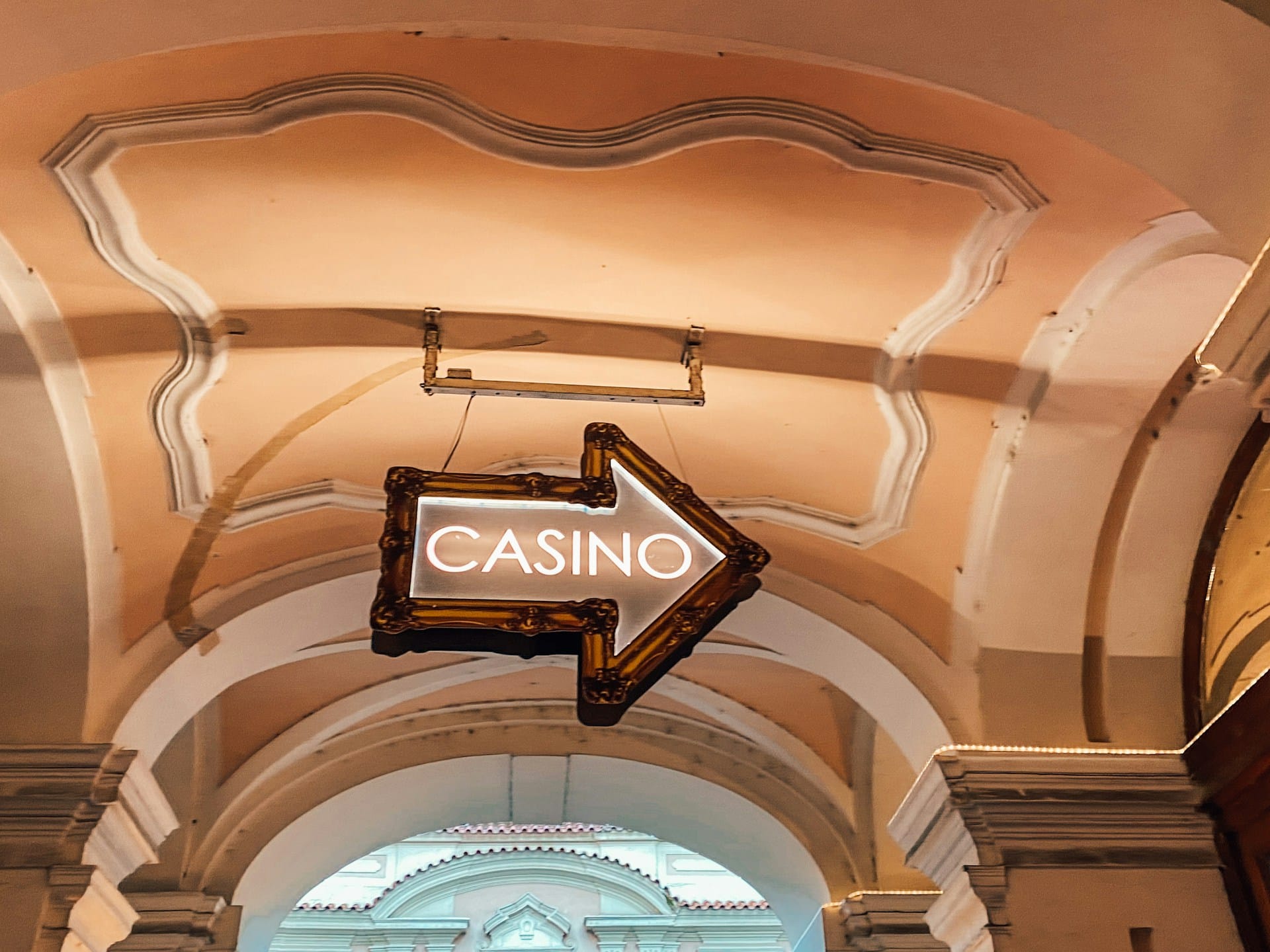 From Man Cave to Mini Vegas: How to Build the Perfect Home Casino
