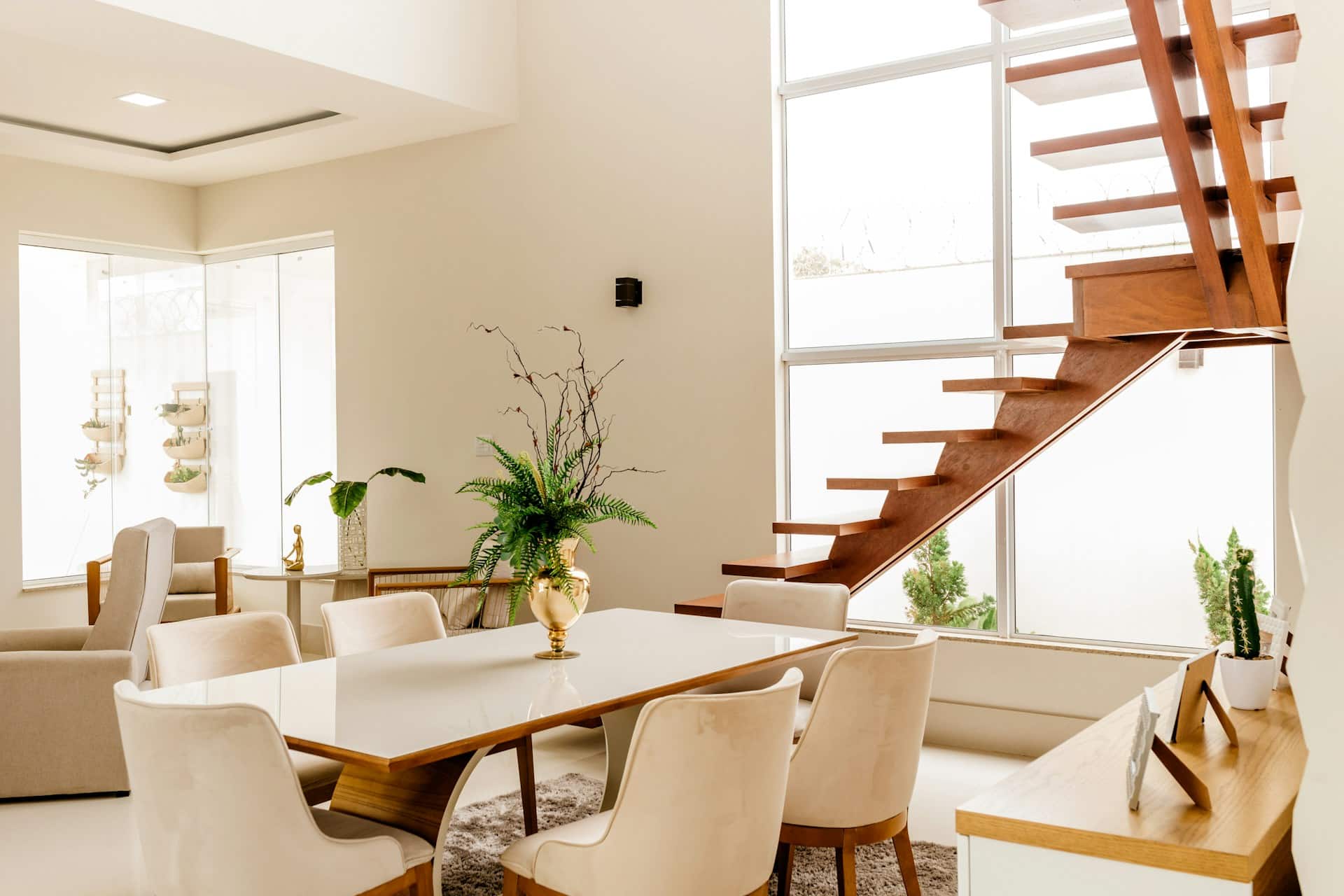The Rise of Minimalist Workspaces in Modern Homes