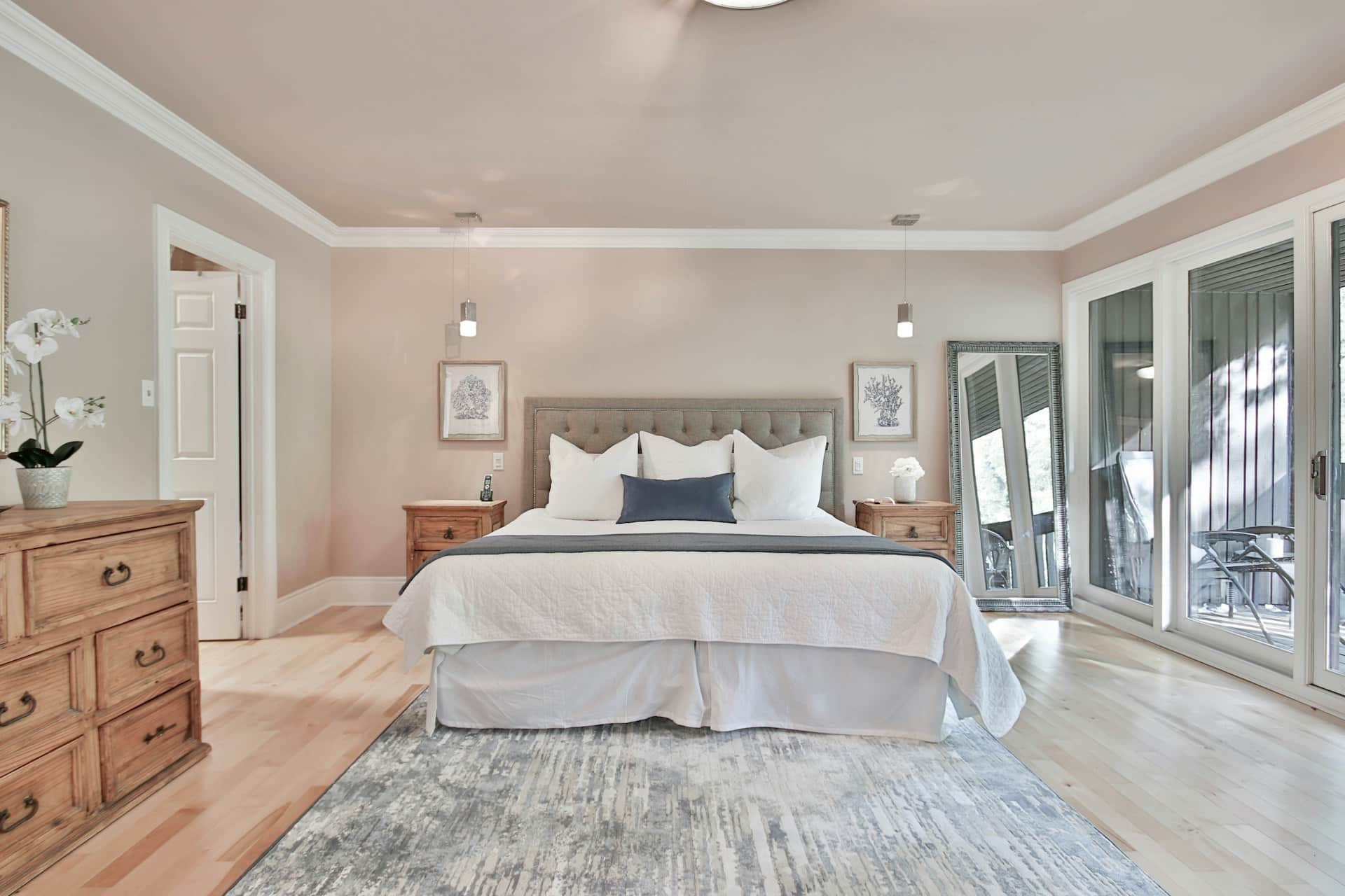 Your Guide to Furnishing Your Bedroom With the Best Bedroom Furniture in the UAE