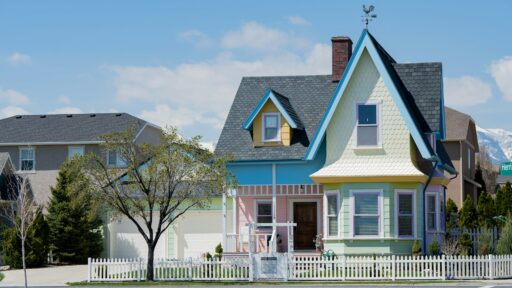 Online Home Insurance Quotes vs. Agents: Which Is Right for You?