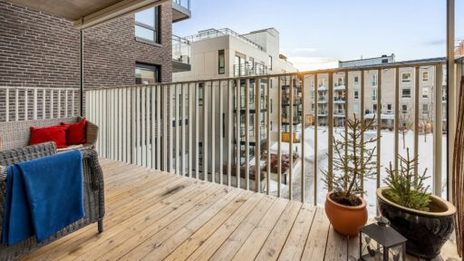 What Homeowners Wish They Knew Before Starting Their First Deck Project