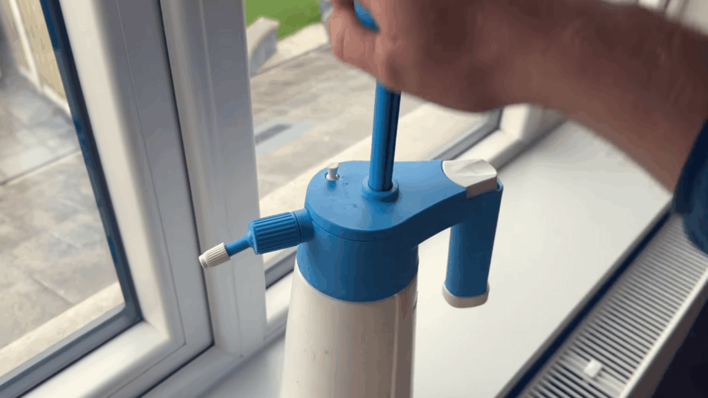 mix the cleaning solution