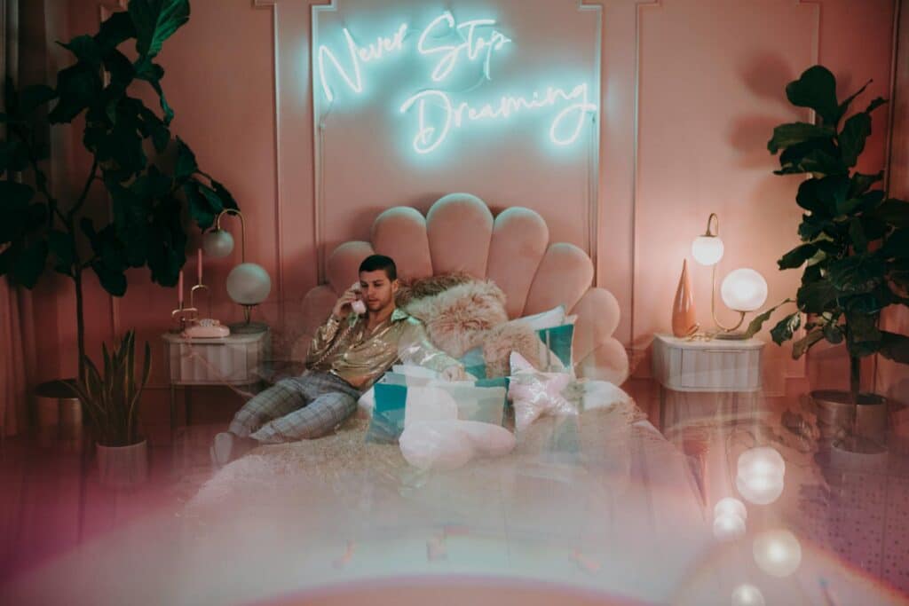 Learn how to choose the perfect neon sign for your bedroom aesthetic. Explore color ideas, placement tips, and styles that match modern, cozy, or minimal interiors.