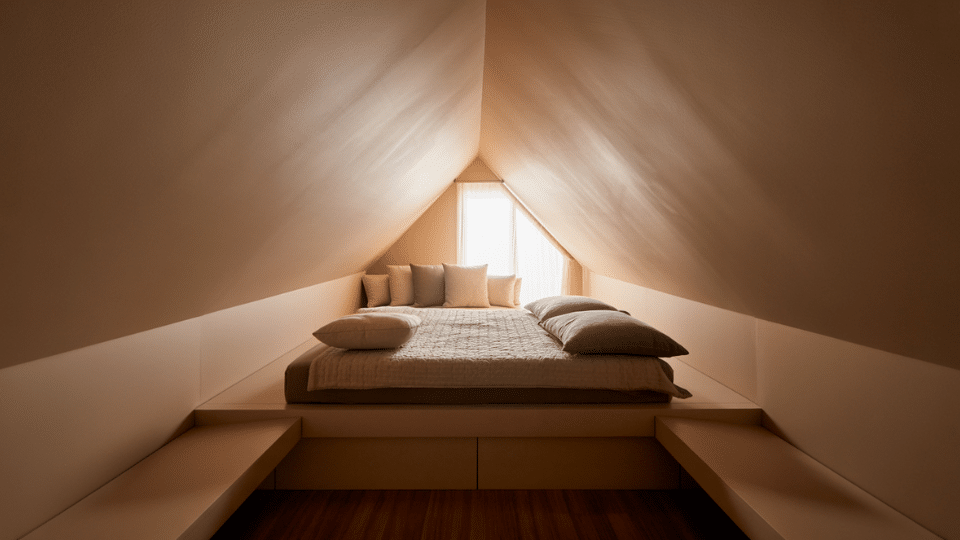 daybeds and trundles for tight layouts