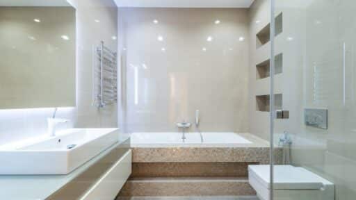 Corner Tubs vs Freestanding Tubs: Which Makes a Bigger Impact?